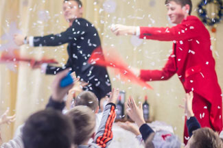 дует фокусників-ілюзіоністів Kinsly Magic Show